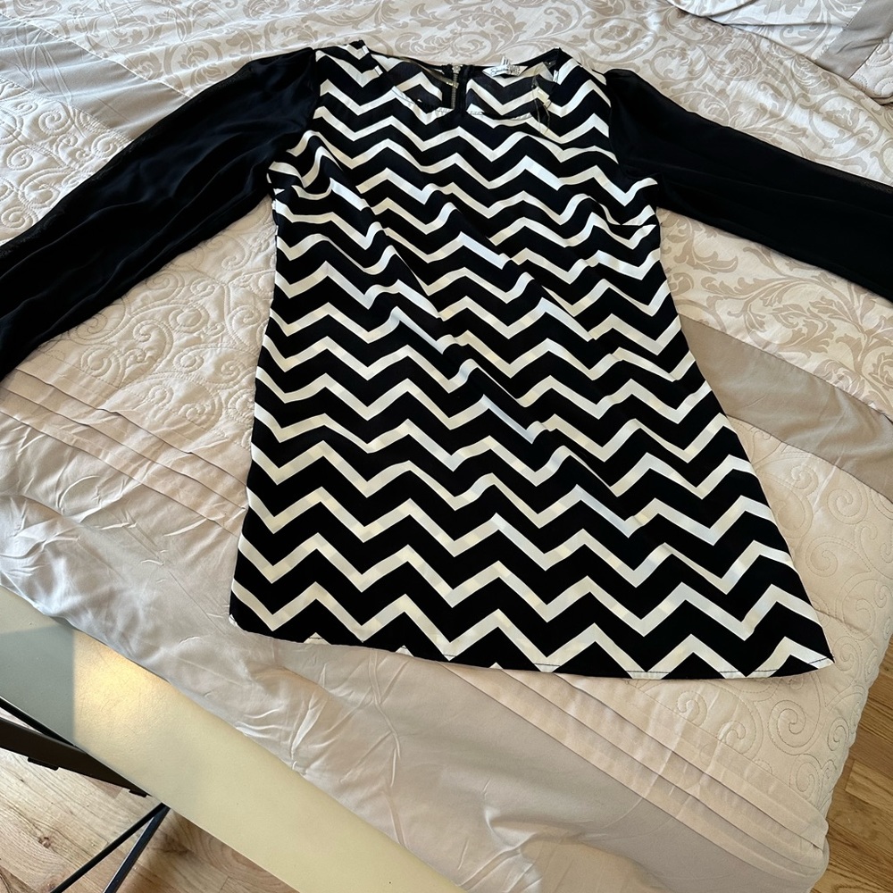 Retro pattern short lightweight sheer long sleeve anywhere dress.